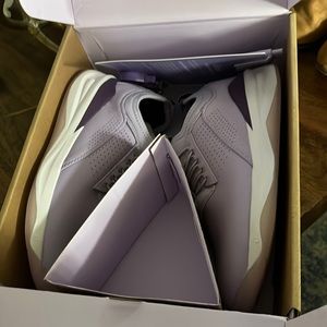 CLOVE sneakers size w7